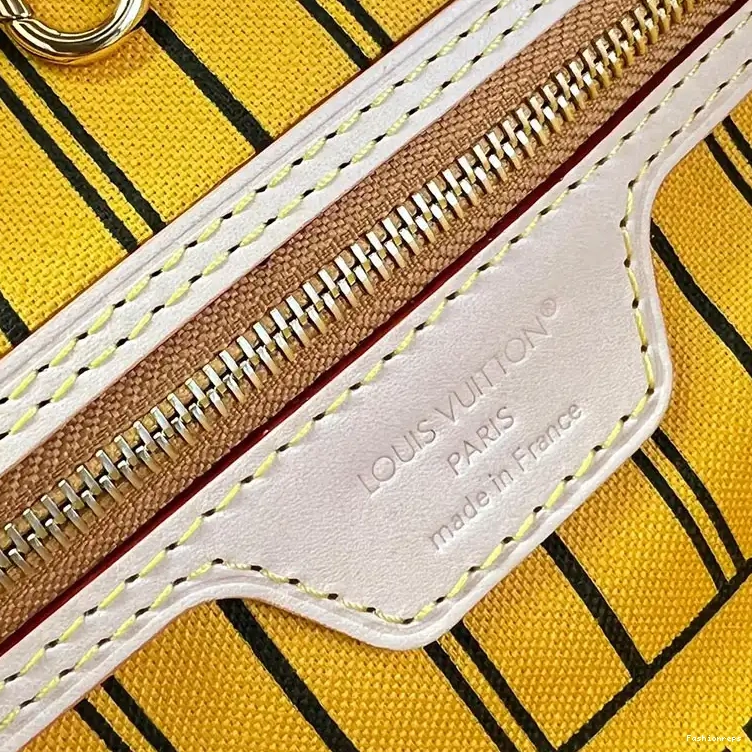 Fashionrepsfam ru 2410YA0160 LV Bags 0531